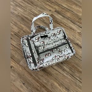 Vera Bradley travel makeup kit! 4 piece! BRAND NEW NEVER USED!!